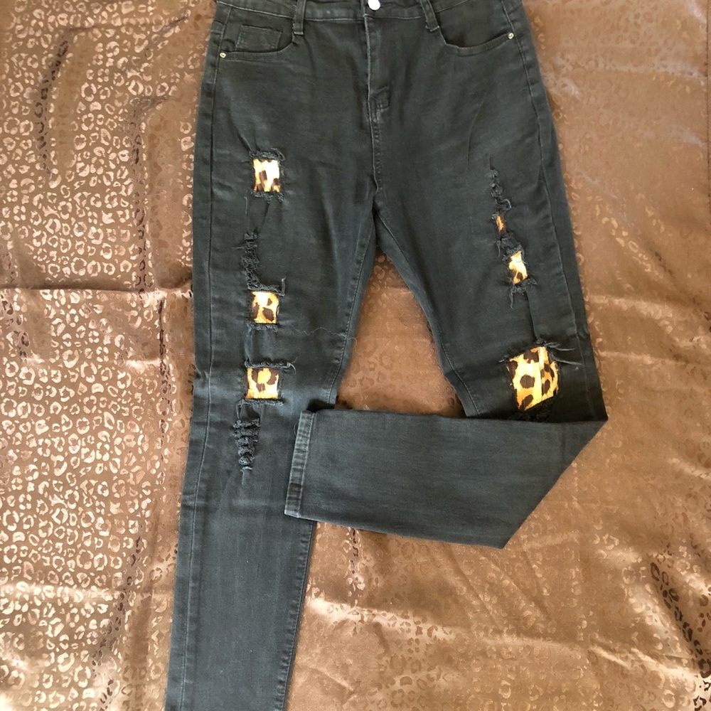 Black Distressed Jeans with Leopard